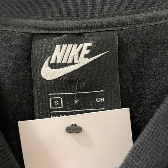 NWT NIKE WOMEN SPORTSWEAR ICON CLASH LONG SLEEVE TOP Size Small - Picture 2 of 5